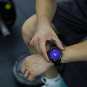 AMAZFIT STRATOS 3. Обзор умных часов со стальным корпусом, большим ЖК-дисплеем и спортивными режимами